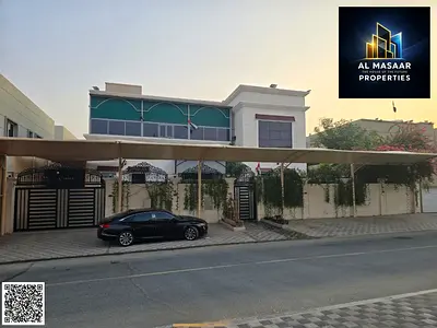 للبيع فيلا تتميز بموقع استراتيجي قريب من جميع الخدمات والمدارس والمراكز التجارية.