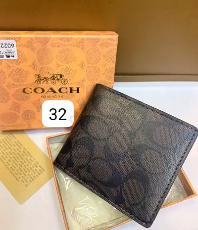 Coach Wallet In Signature Canvas