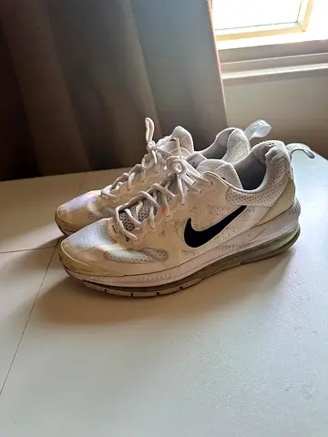 Used White Nike Air Max Men’s Sneakers - Size Not Specified