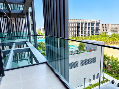 Gated cummunity//pool view//balcony//1parking free