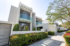 5BR Contemporary Villa Prime Location