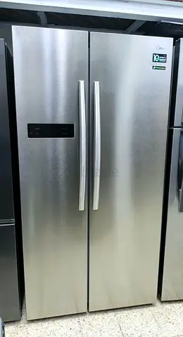 Side by side double door fridge freezar perfect condition for sale