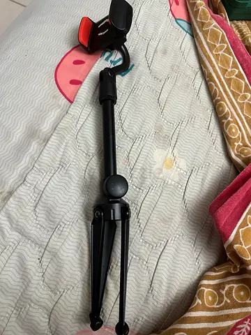 Compact tripod with phone mount - lightweight, foldable