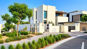 Corner Plot |Upgraded |Turnkey |Private Pool