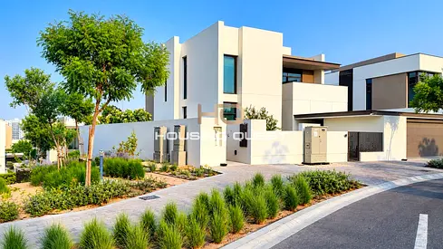 Corner Plot |Upgraded |Turnkey |Private Pool