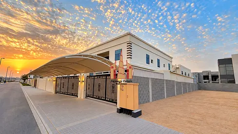 Spacious Exclusive 5Bhk villa With Separate Hall Garden maids room Balcony Parking 140K