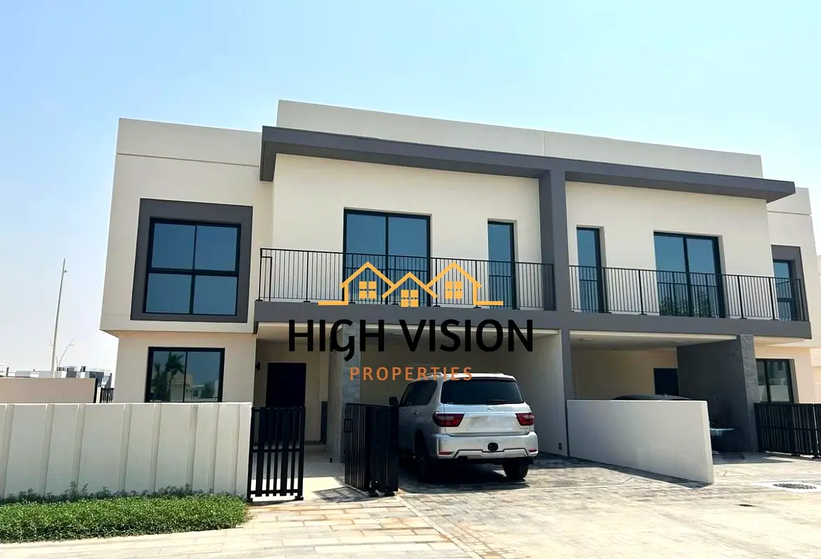 Golf View 4BR TH | Vacant | Near Entrance