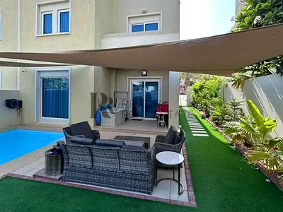 SPACIOUS 5BR VILLA SINGLE ROW RENTED BOOK NOW