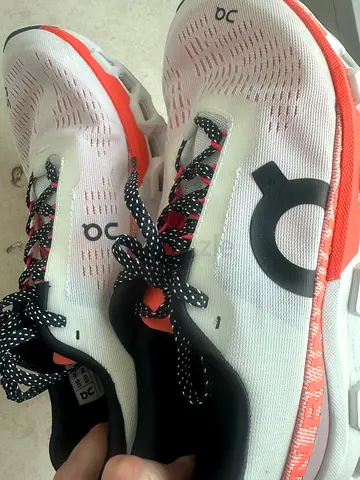 On Cloud white & coral running shoes, lightly used, size info in pics