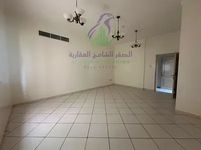 شقة غرفتين وصالة للإيجار في المجاز 3 بلكونة حمامين استور خزائن بالحائط ومساحات واسعة بجوار حديقة الصفيا