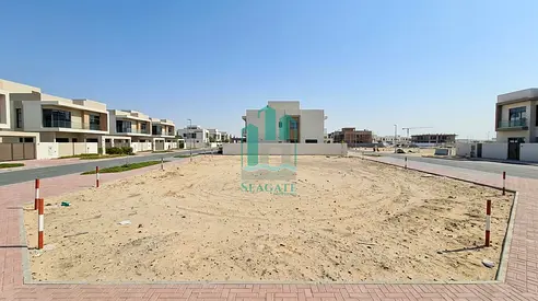 Prime Freehold Residential Villa Plot on Main Road Nearby: Service Area | Tilal City