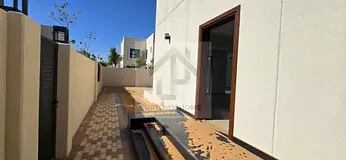 3 bed /ready to move / new/ corner