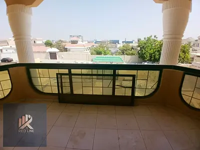 للإيجار / فيلا فاخرة وواسعة في الطرفا / صالة ومجلس / تشطيبات مميزة / غرفة خادمة / مستودع خارجي / موقع عائلي وخصوصية عالية
