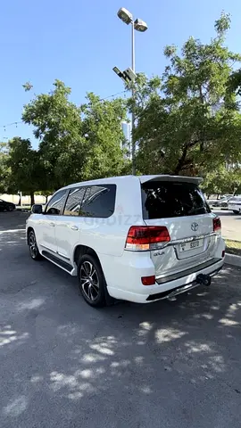 2016 Toyota Land Cruiser GXR | GCC Specs