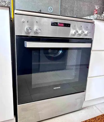 Siemens fully gass cooking range 60/60 cm almost new condition