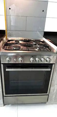 Used Stainless Steel Gas Cooker with Oven - 4 Burners