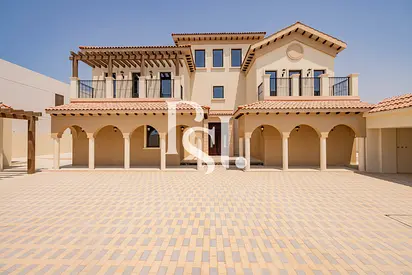 Rare 5BR Mediterranean | Huge Plot | Spine View | Corner