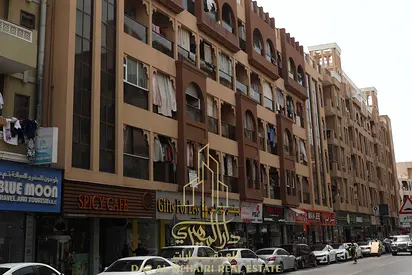 Studio flat available in Deira