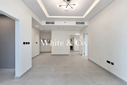Close Kitchen | Close to Metro | Available