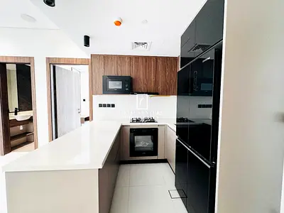 IMPRESSIVE APARTMENT | BRIGHT & SPACIOUS