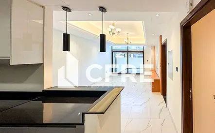 Fully Upgraded 4BR Townhouse including Maid's room Skylight Living area convertible into extra bedroom | Lovely Garden