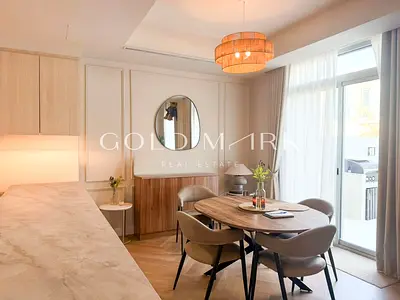 Upgraded | Corner private unit | Vacant Soon