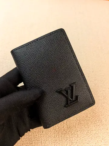 Louis vuitton violet