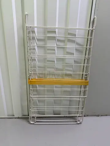 Clothes rack white