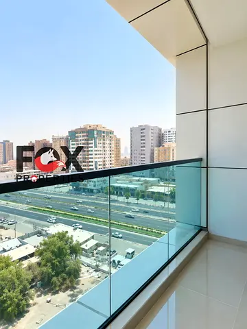 شقة 1BHK للبيع في برج جلفا، مساحة 1,270 قدم²، مع موقف سيارة. السعر المطلوب 649,838 درهم. دفعة أولى 300,000 درهم، والمتبقي 349,838 درهم. إجمالي الأقساط