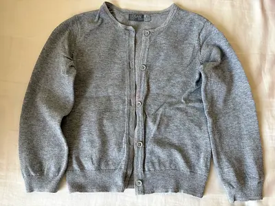 Light grey girl’s knit cardigan, size 2-4 age