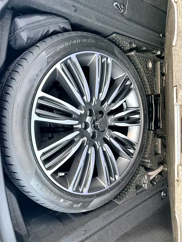 2018 LAND Rover RANGE ROVER VELAR photo 4