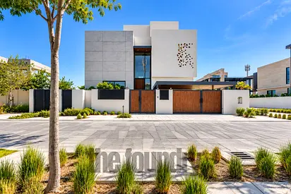 Brand New Custom Built Waterfront Villa in La Mer - Amazing Price