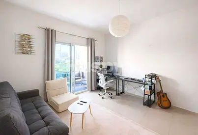 Vacant | Furnished | Community View