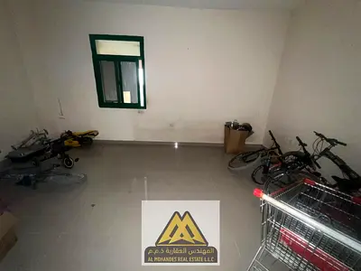 Studio with a good-sized layout, semi-separate kitchen, and central air conditioning. Prime locatio