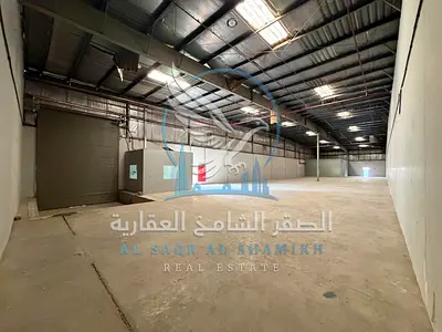 مستودع 10,000 قدم للإيجار في الصناعية 11 | شارع رئيسي | باب كهربائي | كهرباء 40 كيلوواط | مدخل خاص