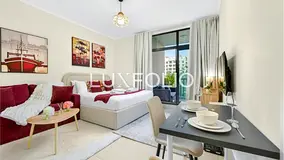 Fully Furnished | Vacant | Community Views