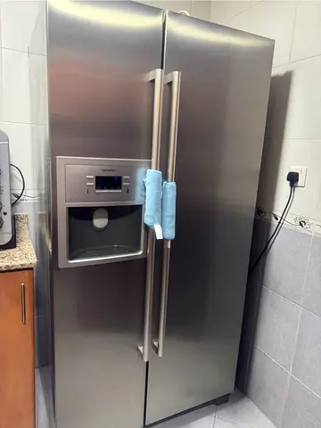 Siemens Stainless Steel Side-by-Side Fridge Freezer with Water Dispenser