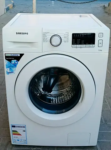 Samsung 7kg washing machine, color white, condition is properly working. one month warranty.