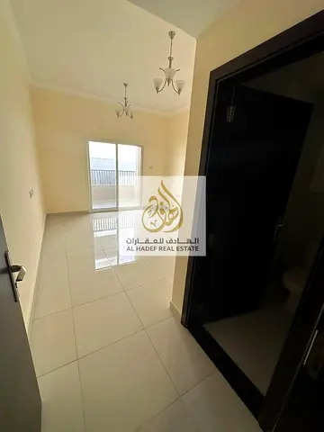 الروضة 1 خلف قسم شرطه الحميدية وقريب من مخرج دبي والشارقه اول ساكن