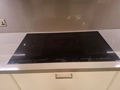 Siemens Built-in 91cm touchSlider Five Zone Induction Hob - Black