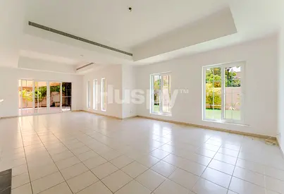 Exclusive | Vacant on Transfer | Corner Plot