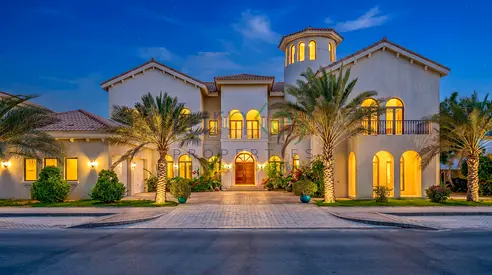 VACANT I SIGNATURE 6 BEDS I GALLLERY VIEW