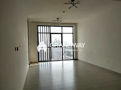 Bright Apartment | Spacious Layout | Best Deal