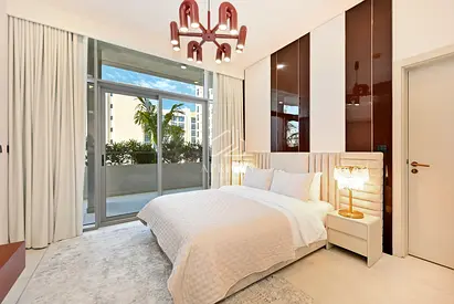 Special Offer: Beautiful Fully Furnished 1 Bedroom Apartment in Hyde Walk Residence
