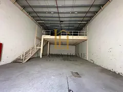 Wearhouse for rent with one month free