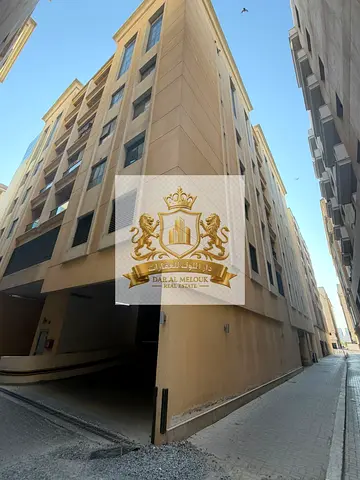 للبيع بناية تجارية سكنية مميزة جداً في مويلح – الشارقة  13,127 قدم مربع