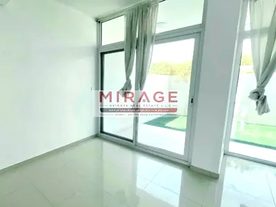 Unfurnished 3BR | Middle Unit | Single Row