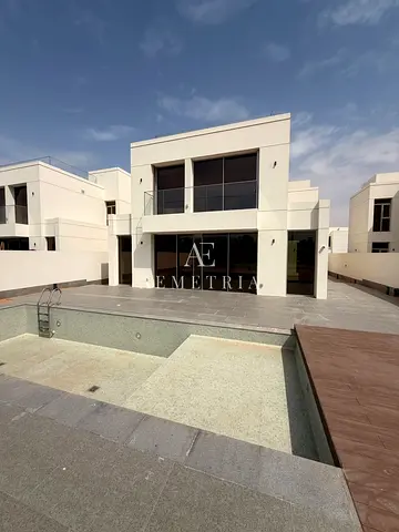 Spacious Family Home| Private Pool