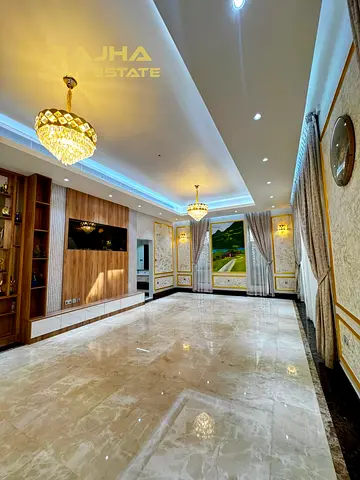 Corner 5 Bed + Maid | Own Pool and Lift | Ready