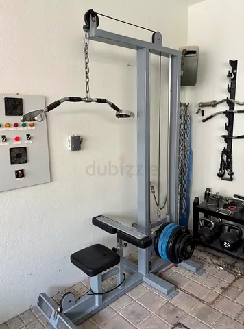 Lat Pull / Low Row machine